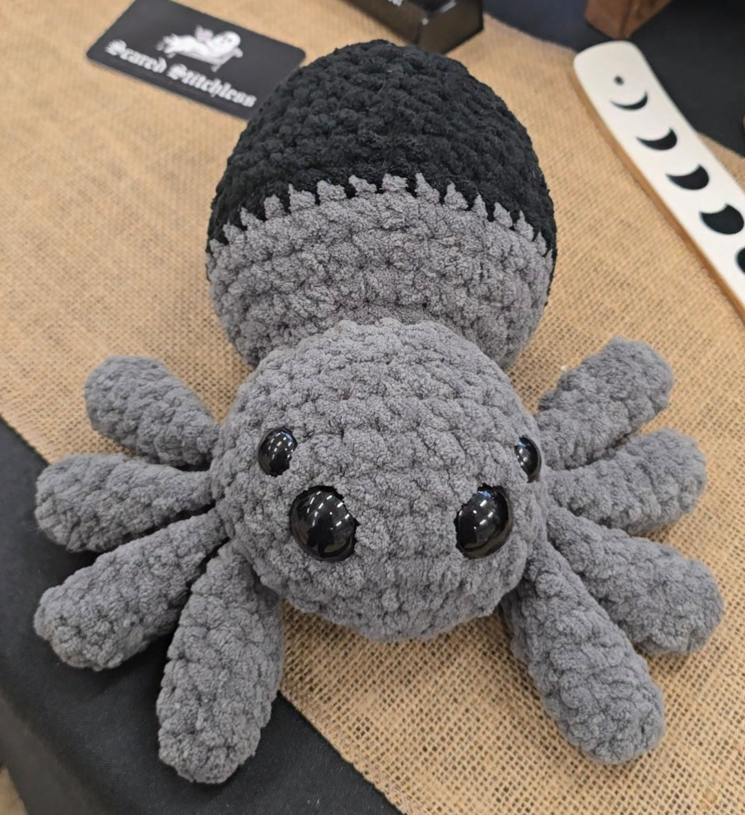 Hand-made Crochet spider - Grey/black - Large