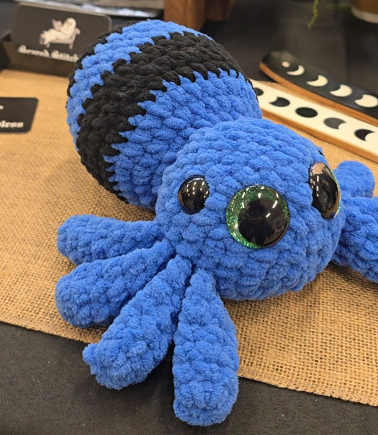 Hand-made Crochet spider - blue/black - Large