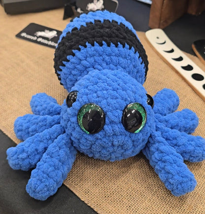 Hand-made Crochet spider - blue/black - Large